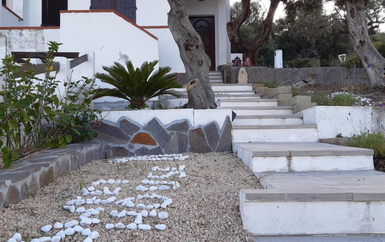 Villa Sweethouse Pula Porto Columbu - Perd'E Sali Exterior foto